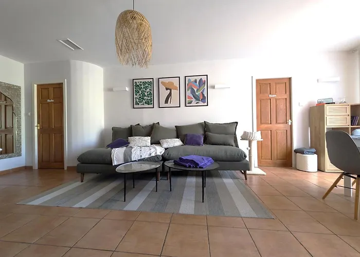 Appartement T3 Avec Stationnement Et Terrasse, Pres Du Centre De Collioure - Fr-1-309-443