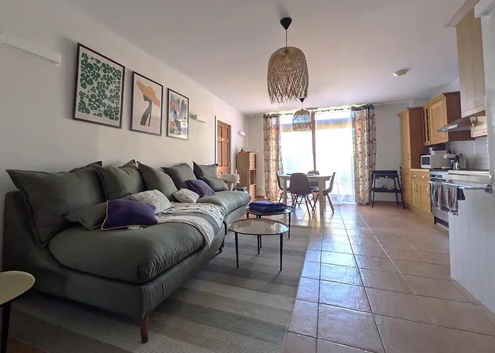 Appartement T3 Avec Stationnement Et Terrasse, Pres Du Centre De Collioure - Fr-1-309-443