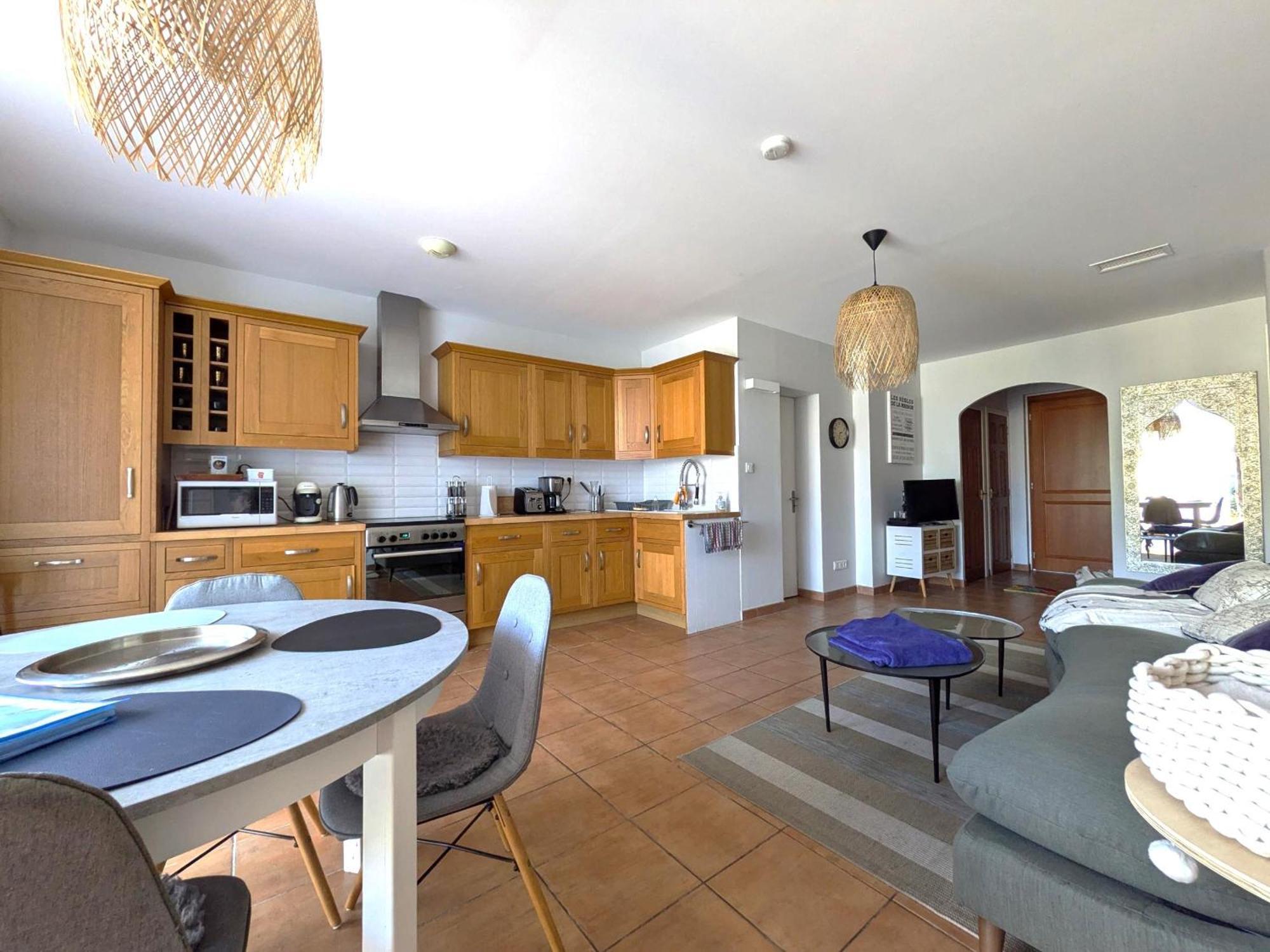T3 Avec Stationnement Et Terrasse, Pres Du Centre De - Fr-1-309-443 * Collioure